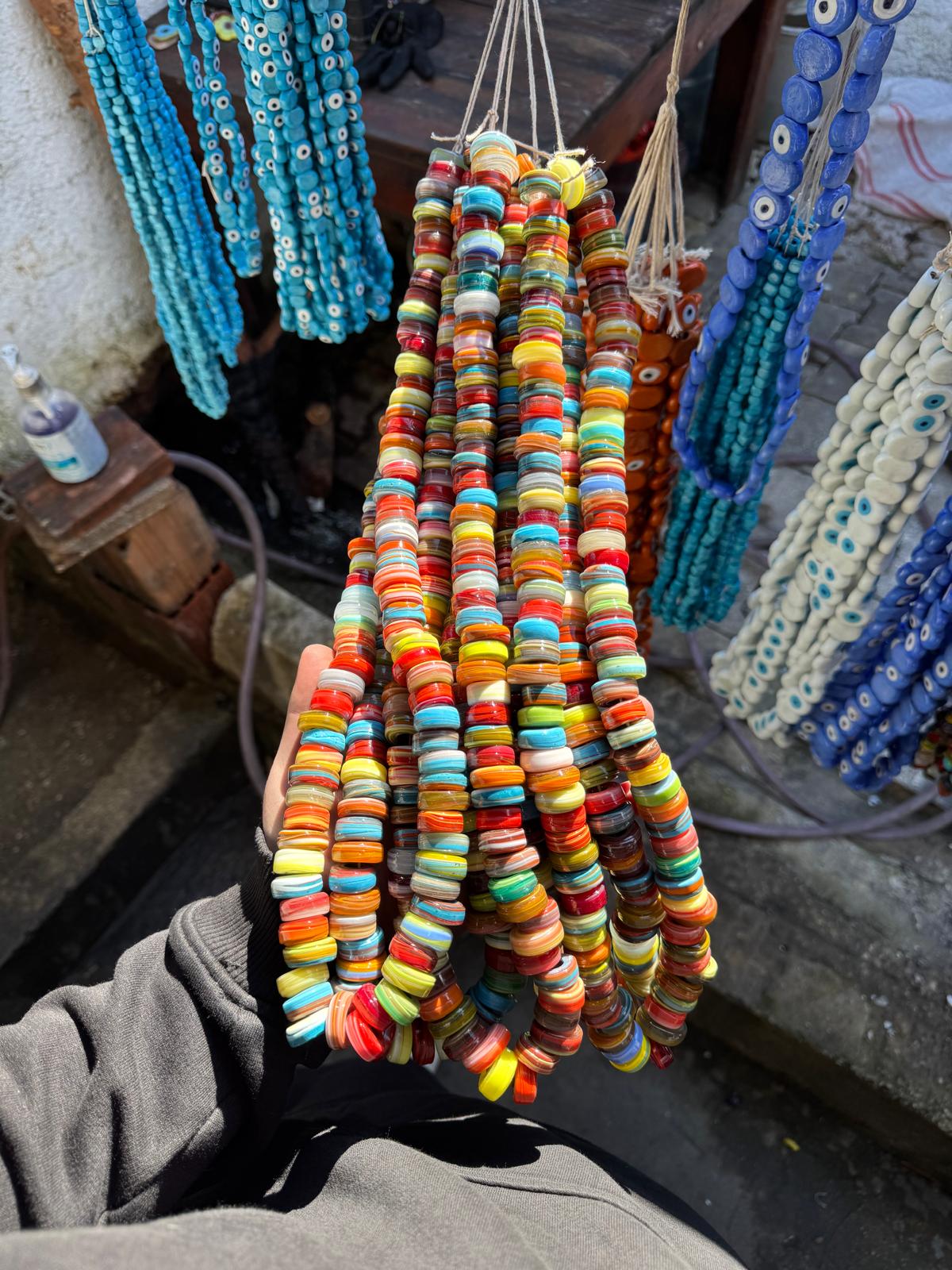 WhatsApp Image 2025-11-14 at 8.04.03 PM Random Color Round Beads -2 cm- Thick Style -100 pcs - Image 1