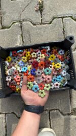 Random Color Flowers -2 cm- Thick Style -100 pcs - Image 2