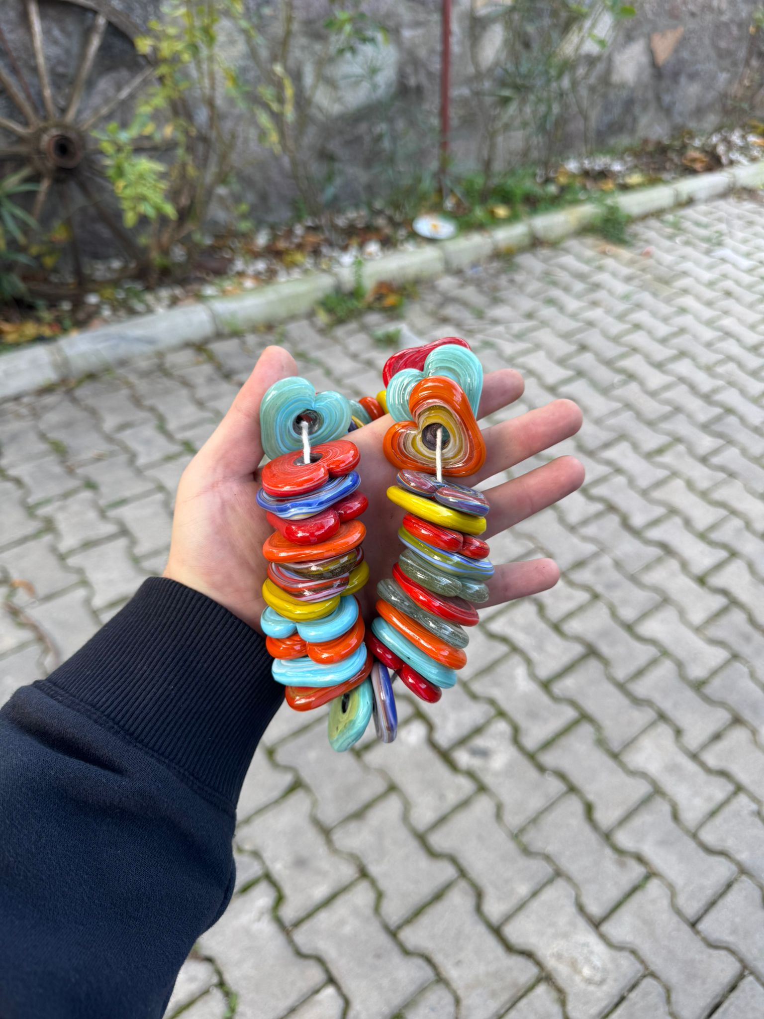 WhatsApp Image 2025-11-18 at 5.54.48 PM Random Color Hearts -3 cm- Normal Style -50 pcs - Image 1